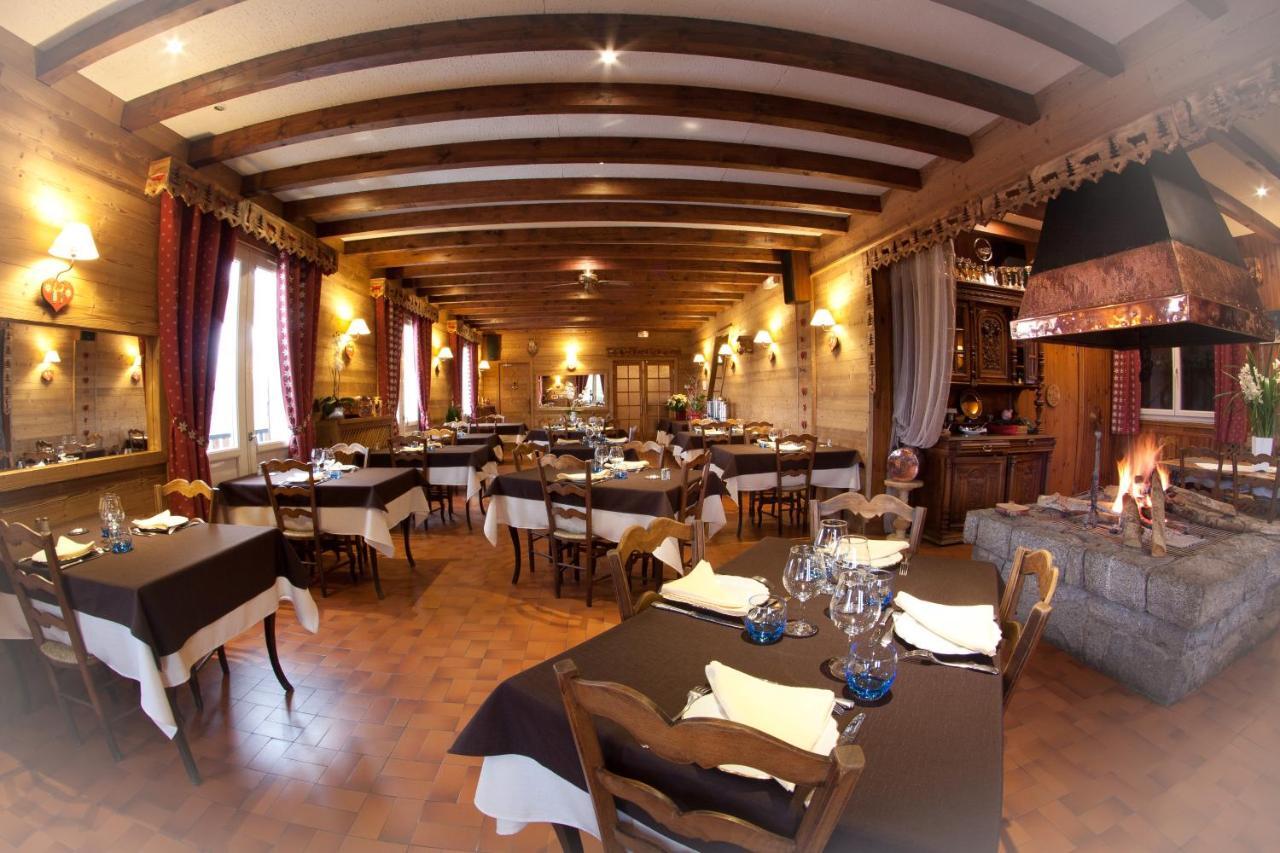 Logis - Hotel - Restaurant - Bar - Le Sapin Fleuri Bourg-dʼOueil Exteriör bild